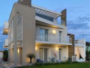 Case e ville in vendita di 320 m² in Via Lugana, 9