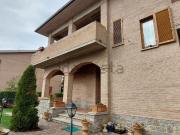 Case e ville in vendita di 320 m² in Via R. Morandi