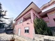 Case e ville in vendita di 320 m² in Via Rossina, 8