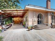 Case e ville in vendita di 320 m² in Via Tommaso...