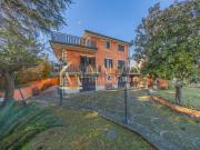 Case e ville in vendita di 321 m² in Viale Francesco...