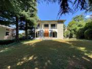Case e ville in vendita di 322 m² in Via del Goletto, 16