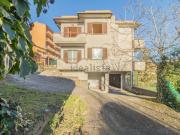 Case e ville in vendita di 323 m²
