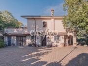 Case e ville in vendita di 323 m² in Via Monti di Marvaiata