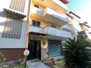 Case e ville in vendita di 325 m² in Via della Libertà, 548