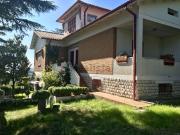 Case e ville in vendita di 326 m² in Via Adda, 18