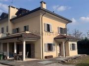 Case e ville in vendita di 327 m² in Via Vitt. Emanuele, 13