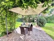 Case e ville in vendita di 328 m² in Via Salvemini