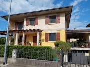 Case e ville in vendita di 330 m²