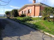 Case e ville in vendita di 330 m² in Strada Saluzzo, 69