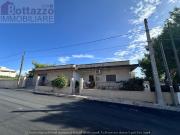 Case e ville in vendita di 330 m² in Via Alessandro...