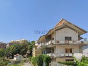 Case e ville in vendita di 330 m² in Via Appia