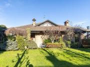 Case e ville in vendita di 330 m² in Via Dante