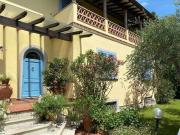 Case e ville in vendita di 330 m² in Via dei Salesiani