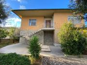 Case e ville in vendita di 330 m² in Via del Popolo