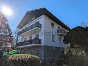 Case e ville in vendita di 330 m² in Via delle Viole, 12