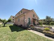 Case e ville in vendita di 220 m² in Via Ernesto Boezi