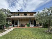 Case e ville in vendita di 330 m² in Via Luigi Grilli, 13