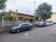 Case e ville in vendita di 330 m² in Via Ravello, 5