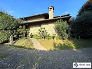 Case e ville in vendita di 330 m² in Via Sempione