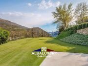 Case e ville in vendita di 330 m² in Via Stretta