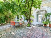 Case e ville in vendita di 330 m² in Via Ulisse Aldrovandi