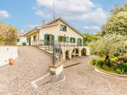 Case e ville in vendita di 330 m² in Viale Unione...