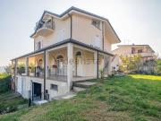 Case e ville in vendita di 333 m²