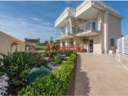 Case e ville in vendita di 339 m² in Via Andrea Gusmai