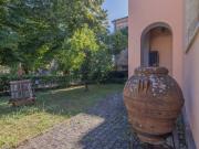 Case e ville in vendita di 337 m² in Via cassia cura, 168