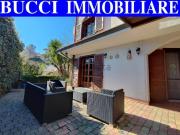 Case e ville in vendita di 340 m² in Strada Zanni