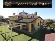 Case e ville in vendita di 340 m² in Via della Vaccheria