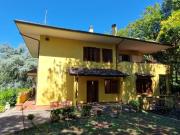 Case e ville in vendita di 340 m² in Via delle...