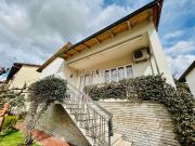 Case e ville in vendita di 340 m² in Via Filippo Turati