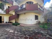 Case e ville in vendita di 340 m² in Via Trieste, 77