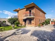 Case e ville in vendita di 340 m² in Viale Roma