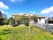 Case e ville in vendita di 344 m² in Via dei Tigli