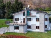 Case e ville in vendita di 344 m² in Via Revo, 36