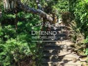 Case e ville in vendita di 348 m² in Via Montebello