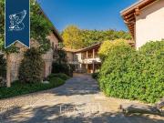 Case e ville in vendita di 3500 m²