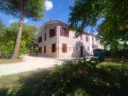 Case e ville in vendita di 350 m² in Contrada Lornano, 35