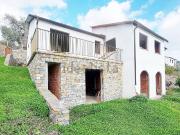 Case e ville in vendita di 350 m² in Strada del colle