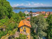 Case e ville in vendita di 350 m² in Via A. Cantoni, 10