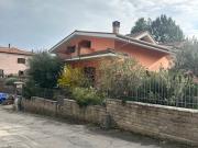 Case e ville in vendita di 350 m² in Via Alcide de...