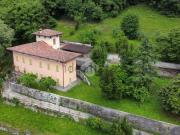 Case e ville in vendita di 350 m² in Via Camontaro