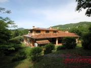 Case e ville in vendita di 350 m² in Via Corte Ghiglioni, 22