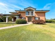 Case e ville in vendita di 350 m² in Via Cossato