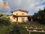 Case e ville in vendita di 350 m² in Via degli Olmi