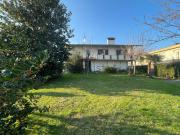 Case e ville in vendita di 350 m² in Via Della Piccola