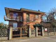 Case e ville in vendita di 350 m² in Via G. Medici